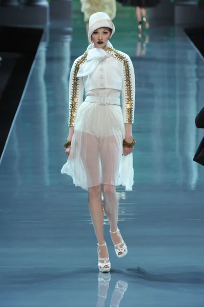 Look 14